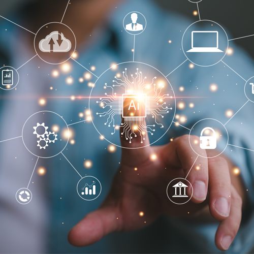 Mano señalando una red de íconos digitales